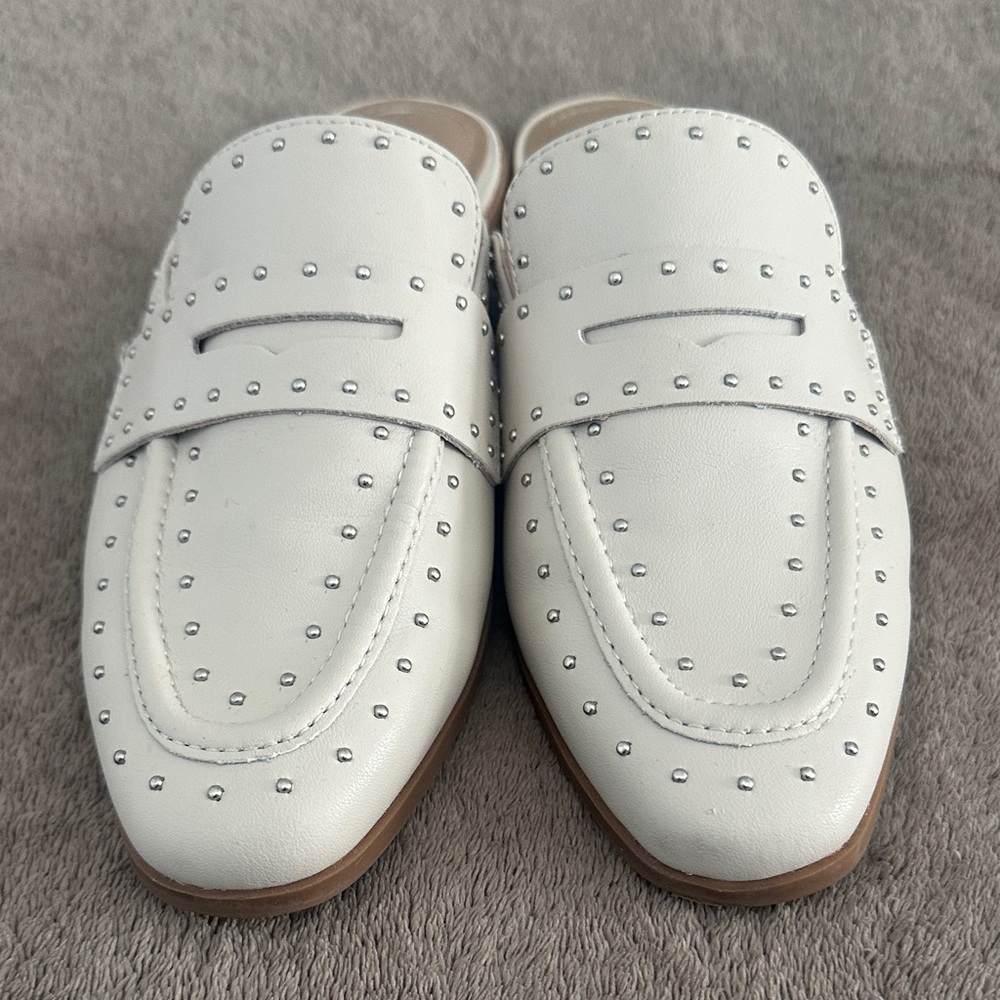 Like new Steve Madden Off White Studded Women’s Loafers